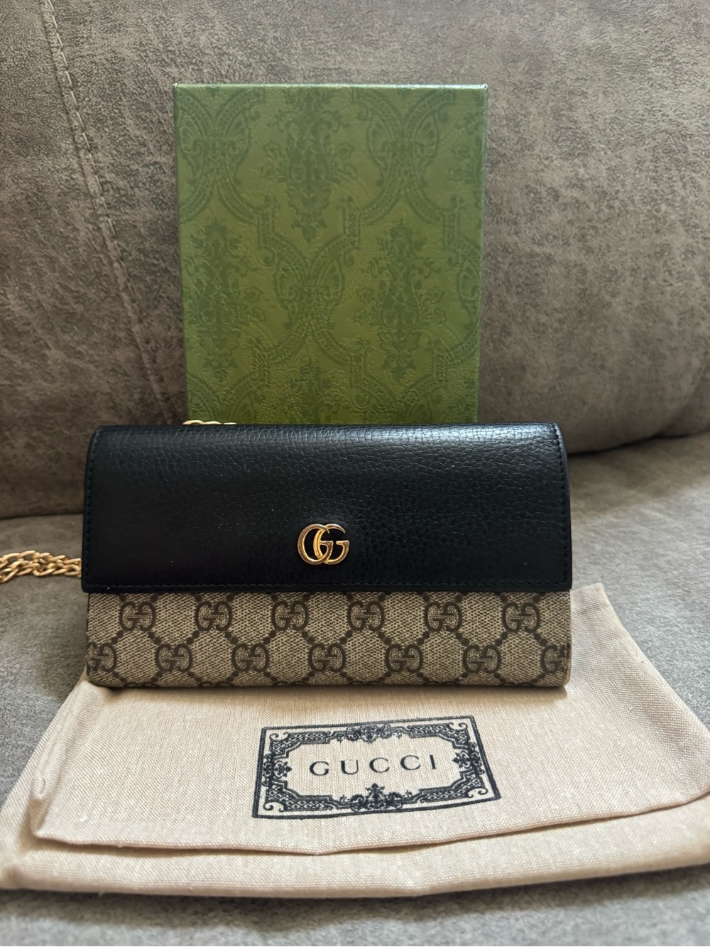 Authentic Gucci GG Supreme Continental Wallet. Chain, Dust Bag, & Box! - Picture 2 of 6